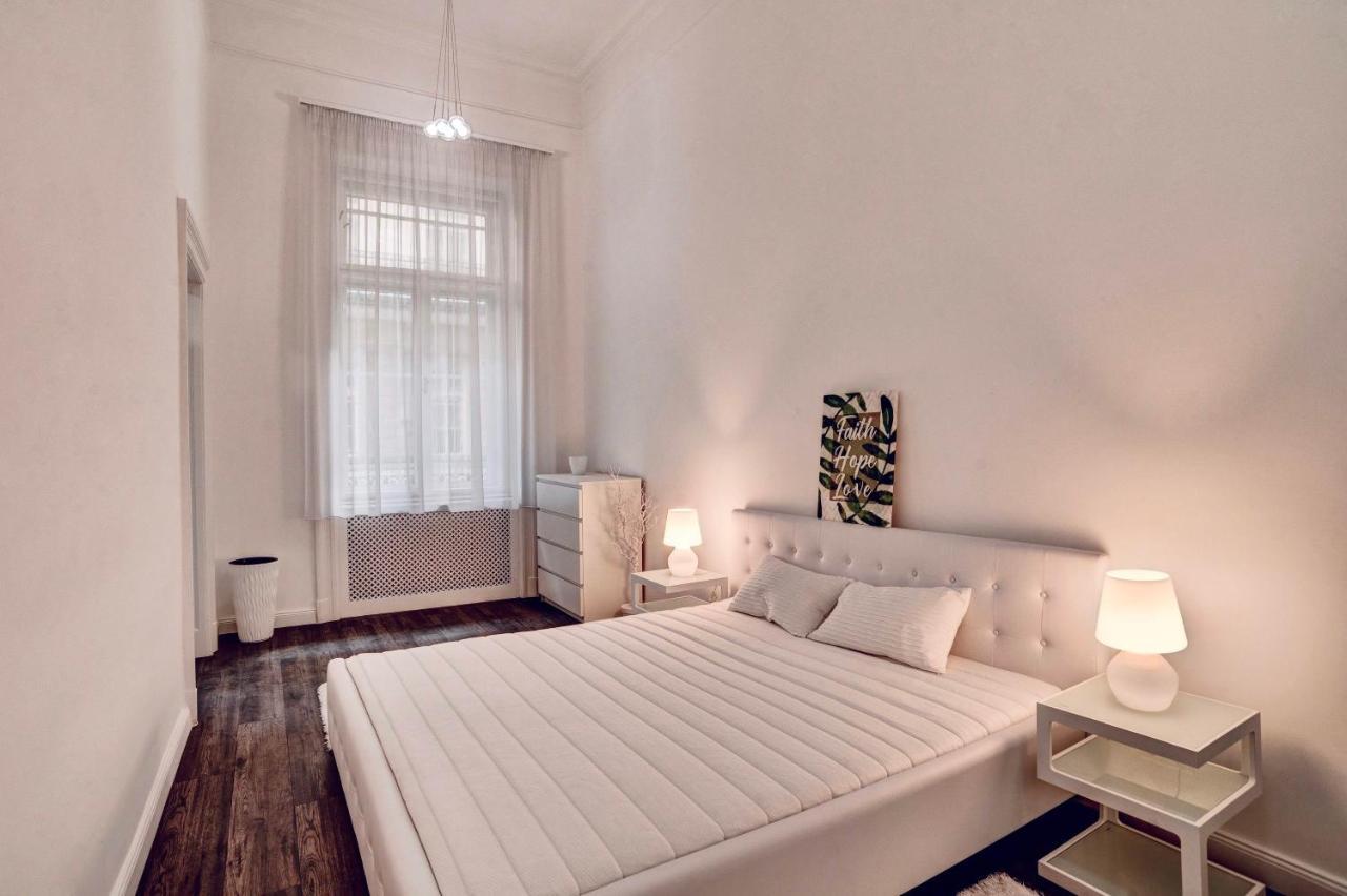 Inn The Downtown บูดาเปสต์ ภายนอก รูปภาพ
